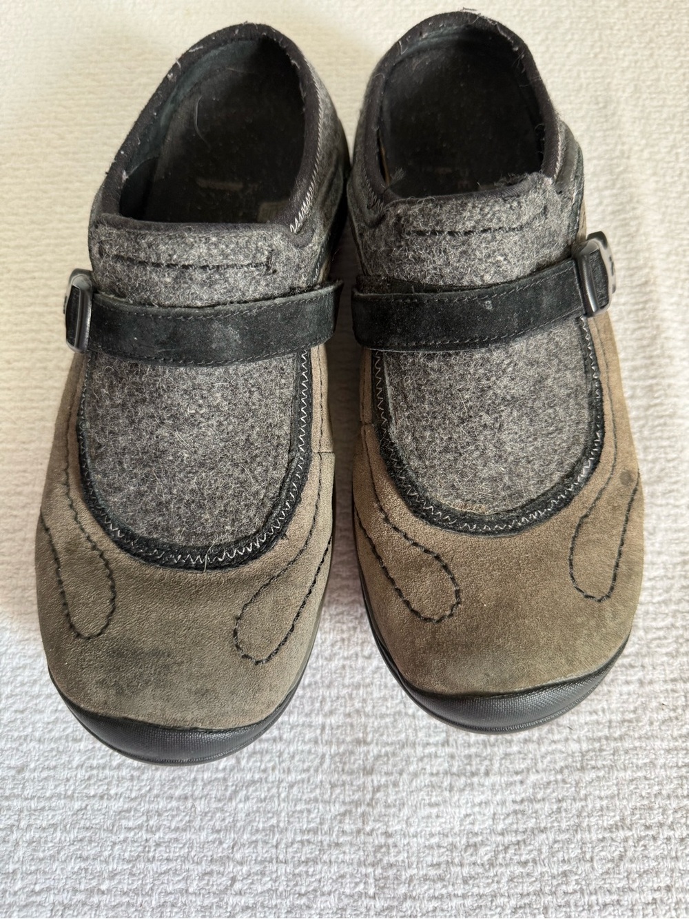 Merrell Gray Clogs